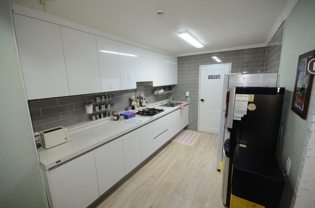Kingkong Guesthouse Busan Ngoại thất bức ảnh